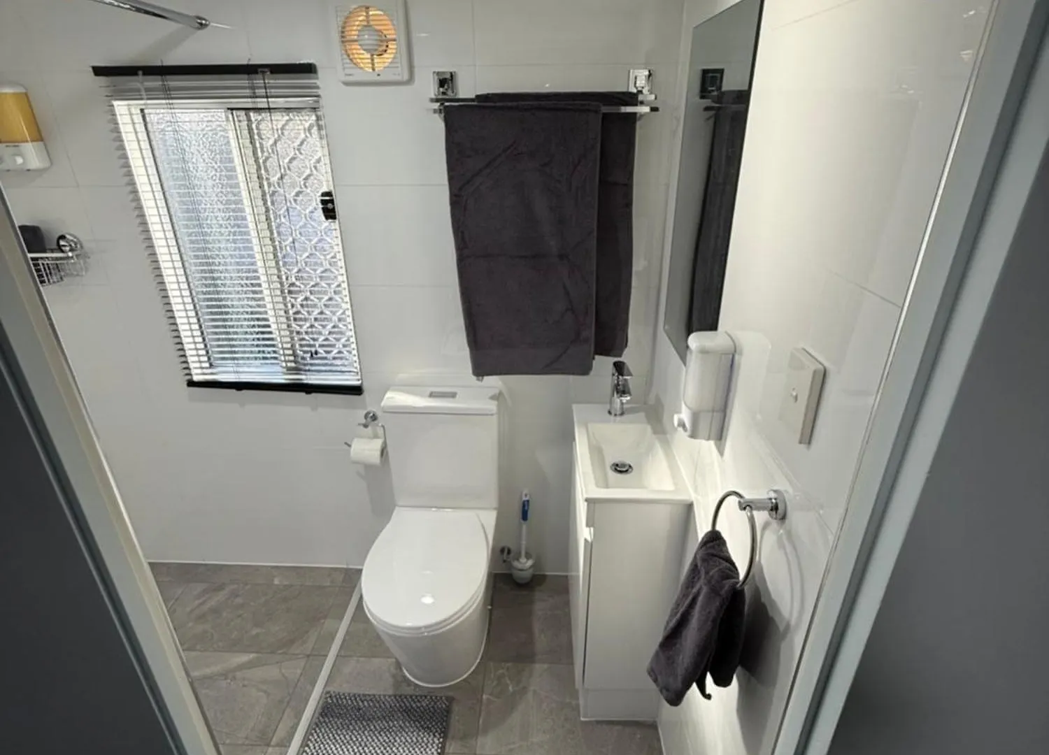Bee House Hotel Dinmore Australia